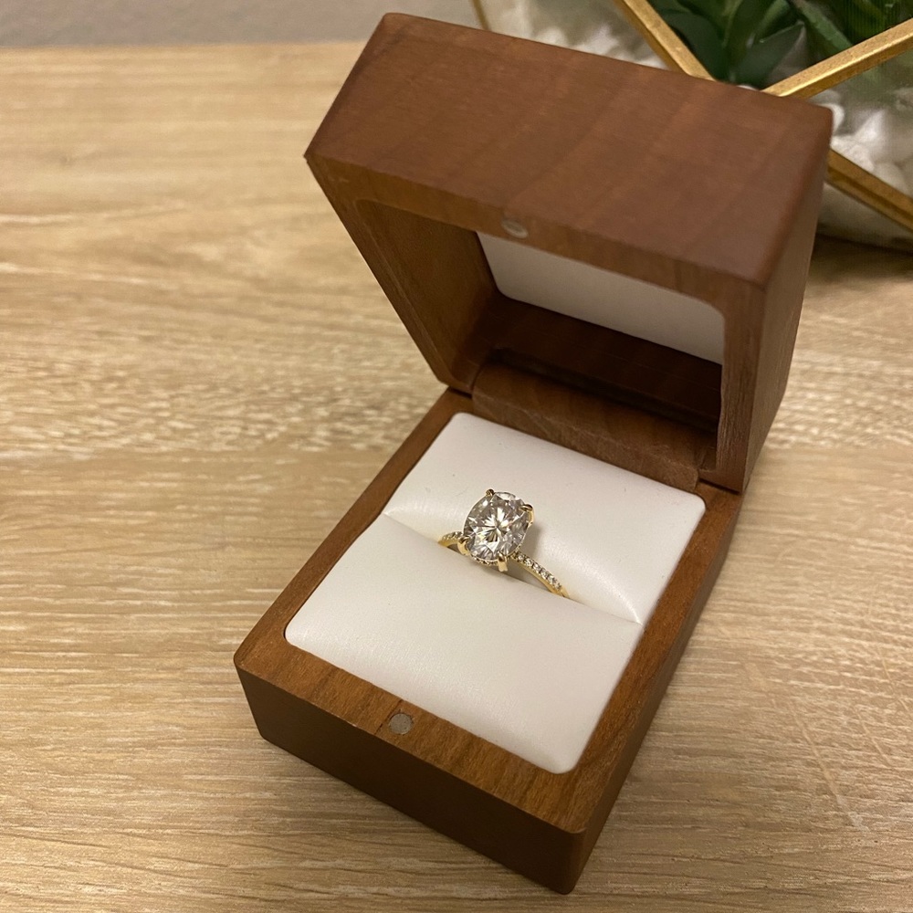 Like New Moissanite Engagement Ring